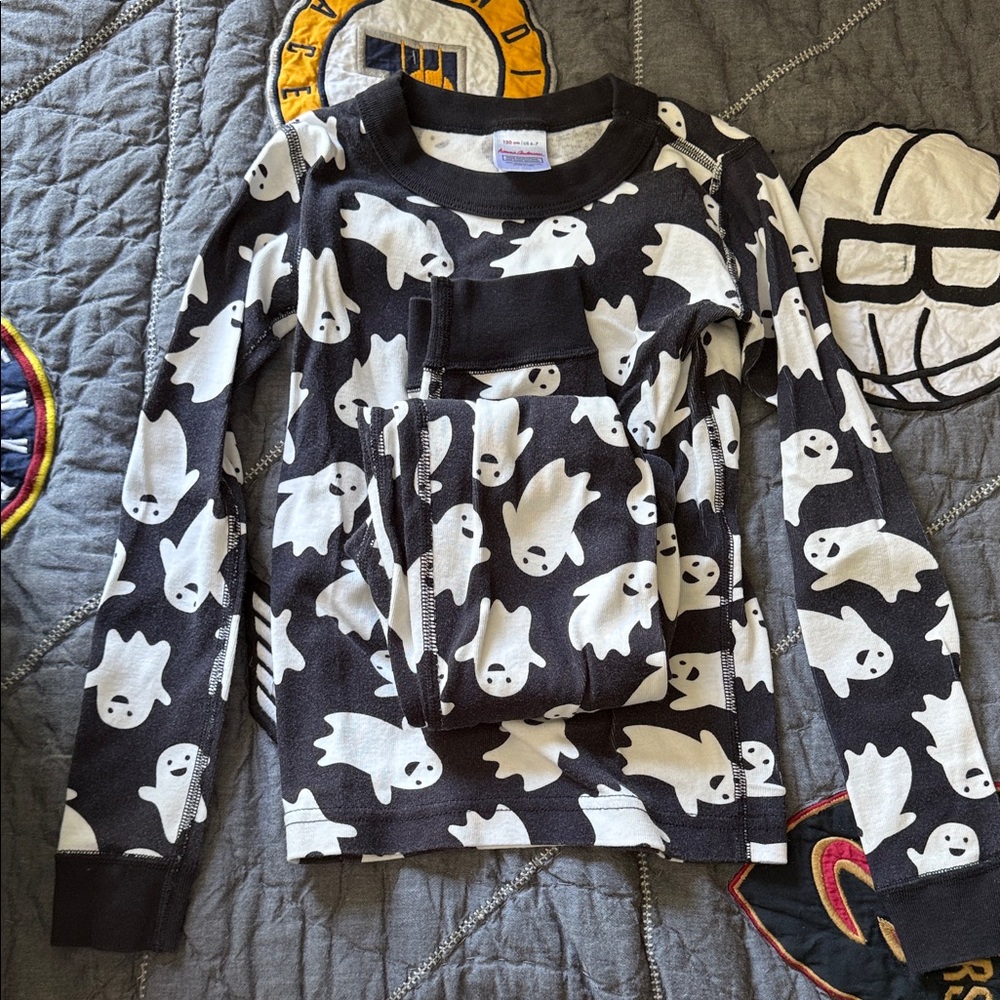 Hanna Andersson Black and White Ghost Pajama Set